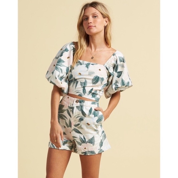 Billabong x Salty Blonde Sun Bleached Floral High Rise Shorts in Clover - Picture 5 of 8